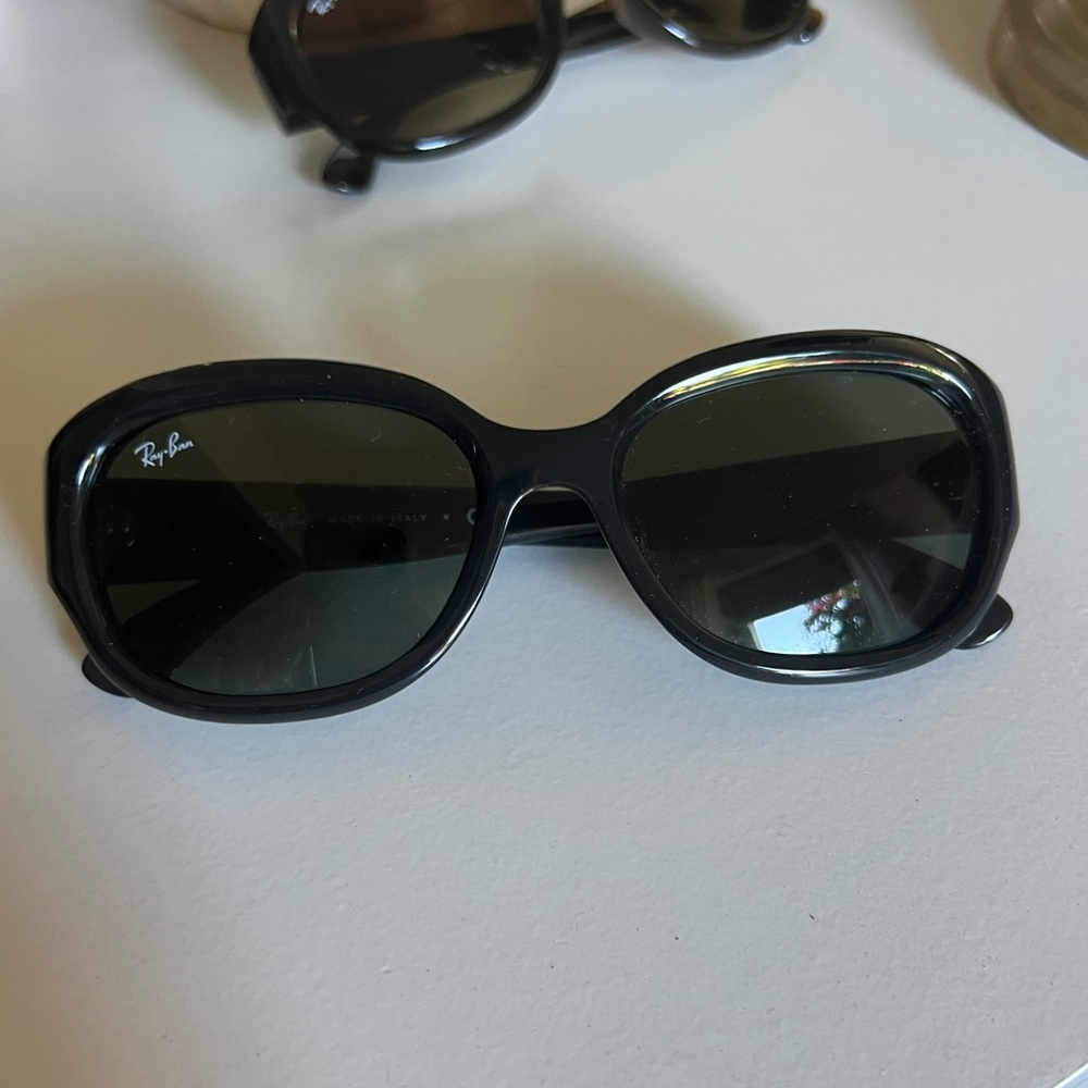 Brand new Ray-Ban “Jackie Ohh”